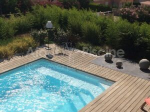 Piscine coque 9x4m Mediester Comores avec volet immergé Leucate