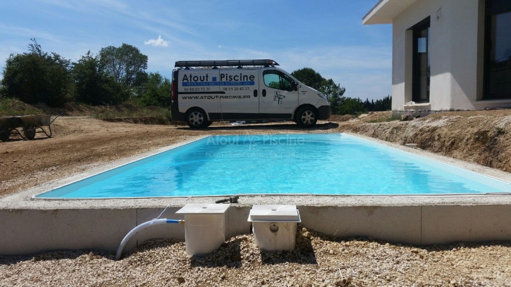 Piscine en béton 7x3m à Sénas