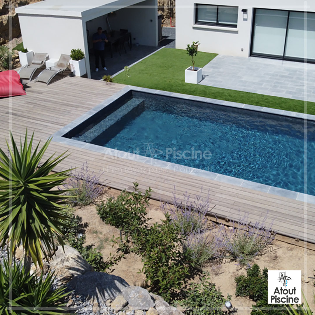 Construction piscine béton et pool house, terrasses et aménagement extérieur à Narbonne